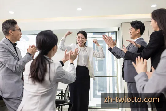 台湾大乐透开奖现场摇奖机与号码核对示意